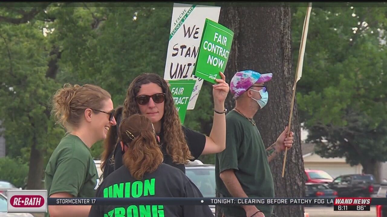 EIU staff picketing for better contracts, pay